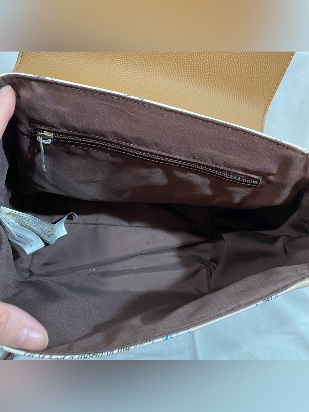 Disney Loungefly Alice in Wonderland Tan & Cream Crossbody Satchel READ - Picture 10 of 14